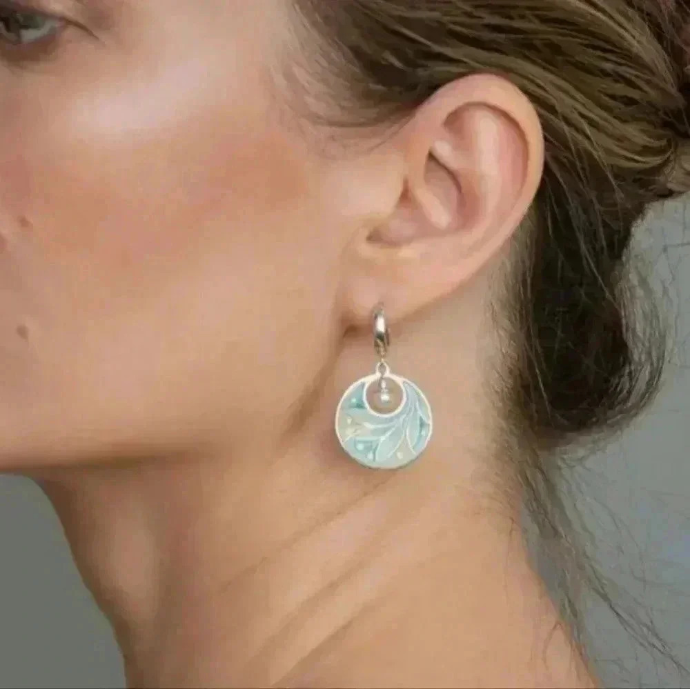 NWOT Beautiful Round Colorful Pearl Earrings - Picture 2 of 5